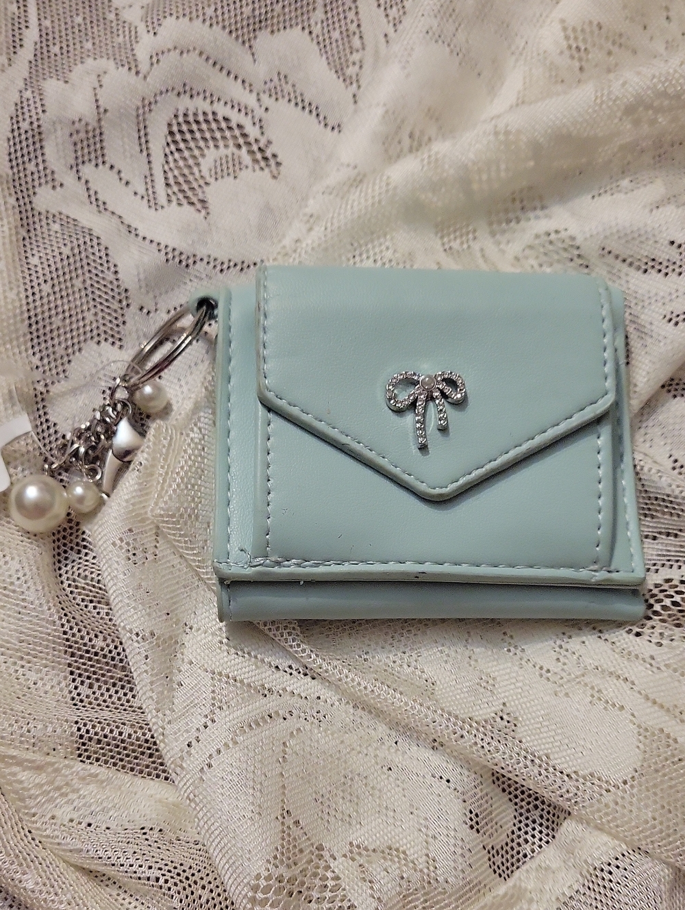NWT Vintage Compact Mint Bow Accent Wallet with Pearl Charm